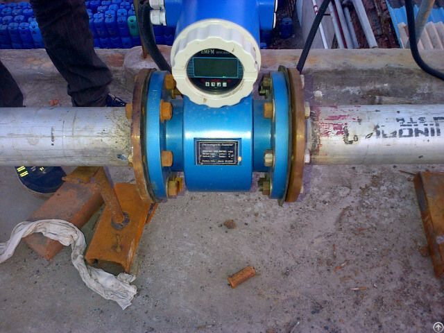 Battery Operated Magnetic Flow Meter