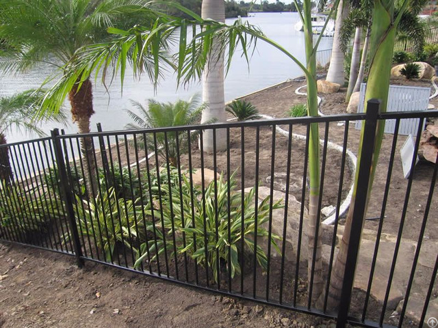 Black Vinyl Coated Galvanized Steel Fence