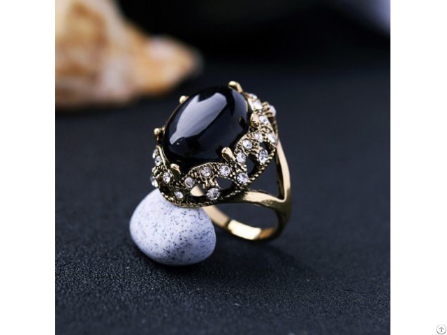 Black Fashion Retro Metal Inlaid Pearls Ring