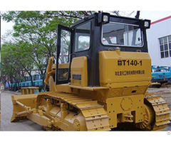 Bulldozer T140 1