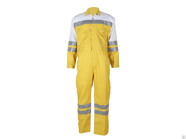 Safety Fire Resistant Workwear Clothes In Oil And Gas Industry