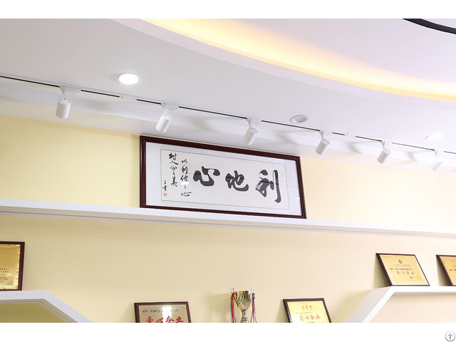 A Reputed Precision Round Parts Supplier In Dongguan Yize Mould