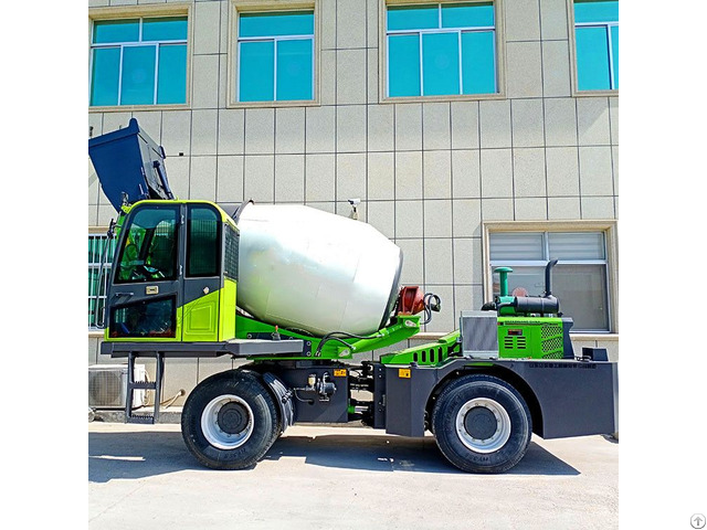 Az Sfm 1.2m3 Self Loading Mixer Truck