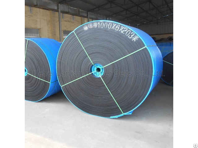 Layered Conveyor Belt With Flame Retardant Covering Rubber