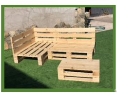 Set Of Pallet Sofa And Table