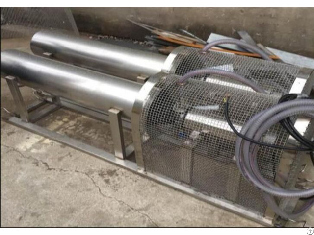 Melting And Deicing Device
