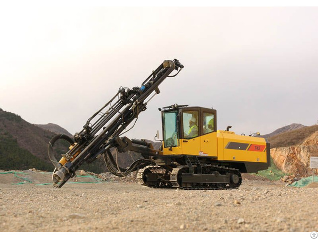Full Hydraulic Top Hammer Surface Drilling Rig
