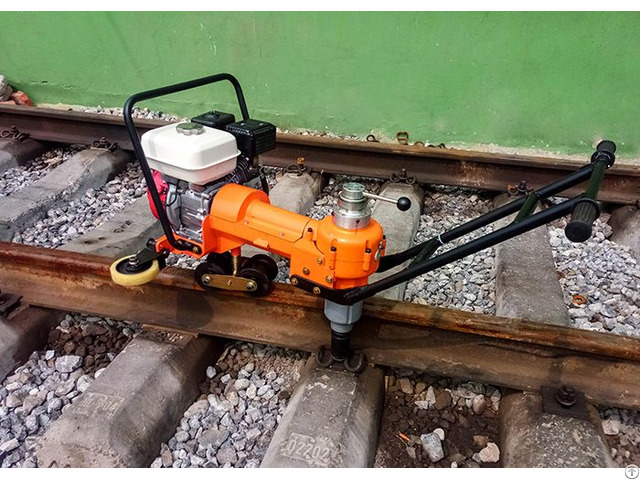 Rail Impact Wrench With Single Socket