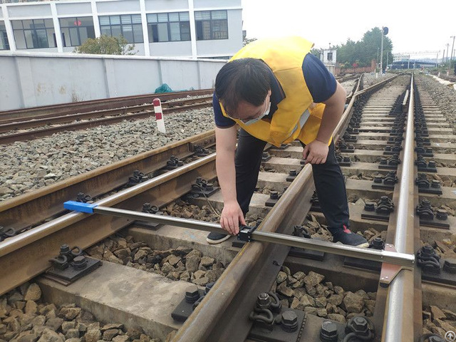 Digital Gauge Measuremen Track Wear And Teart