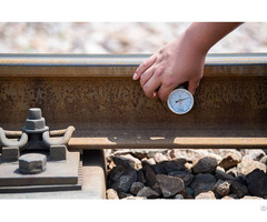 Magnetic Rail Temperature Thermometer