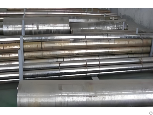 Comparison Of Skt4 Steel Round Bar And 1 2714 Mold Materials