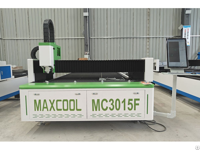 3000w Sheet Metal Fiber Laser Cutting Machine Mc3015f
