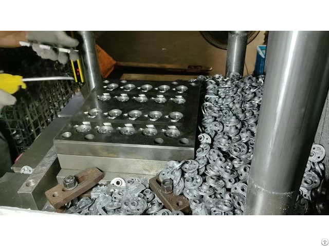 Stamping Dies Are Used For Deburring And Trimming Die Castings