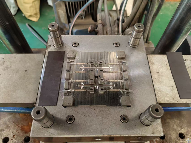 Medical Devices Plastic Mold And Parts Manufacturing By Injection Molding