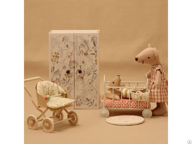 Suitcase Dollhouse Cloth Travel Wardrobe Set