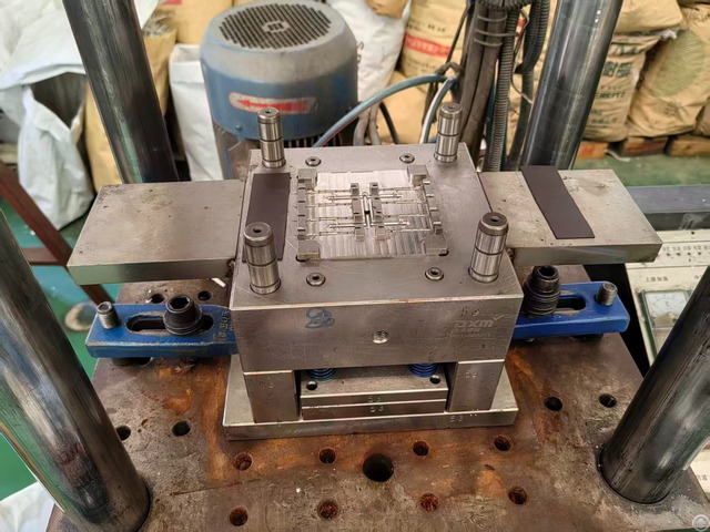 Plastic Injection Mold Manufacturer Plastic Injection Mold Manufacturer