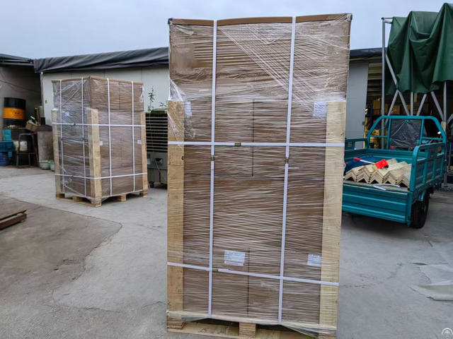 Sea Worthy Aluminum Die Casting Bar Chair Spare Parts Packed For Export On Pallet