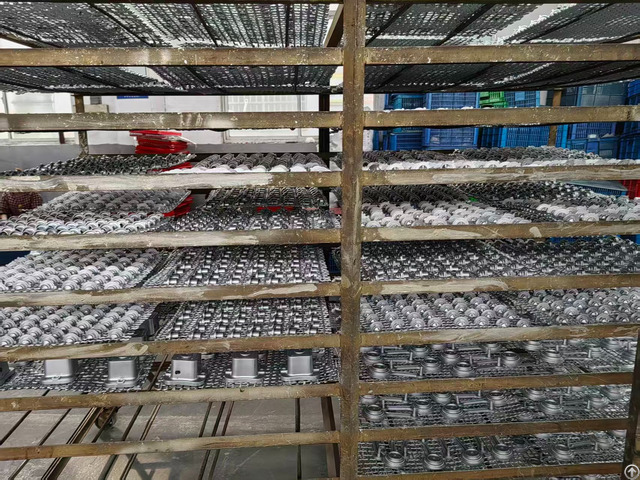 Zinc Zamak Aluminum Die Casting Parts Drying After Painting