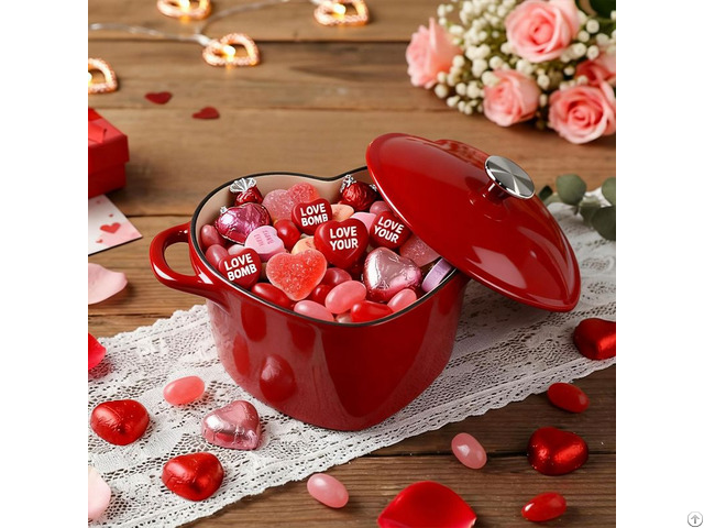 Giftware Supplier 3 Quart Enameled Cast Iron Heart Shaped Dutch Oven