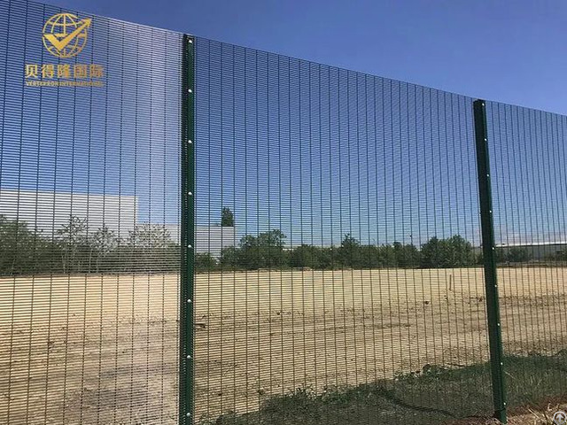 Airport Security Fences