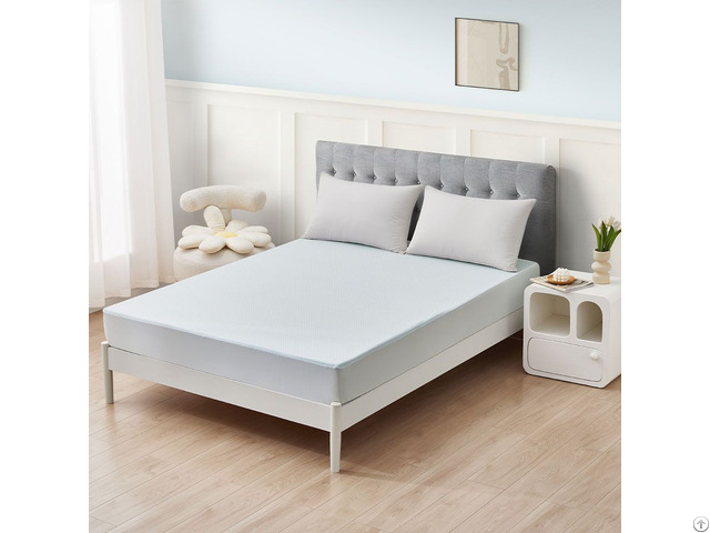 Washable Noiseless Breathable Comfortable Waterproof Cooling Mattress Protector