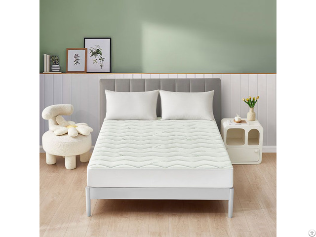 Wholesale Pure Color Quilted Topper Cover Waterproof Mattress Protector With Elastic Straps