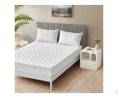 High Quality Waterproof 3 Layered Quilted Mattress Protector For Bed Use