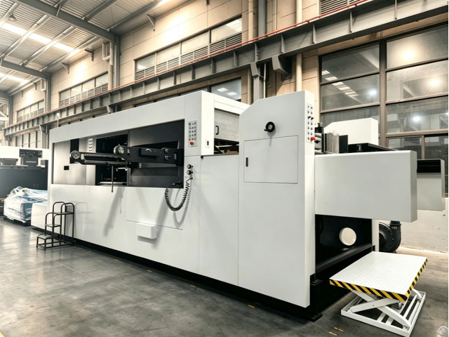 Non Stop Collecting Device Die Cutter