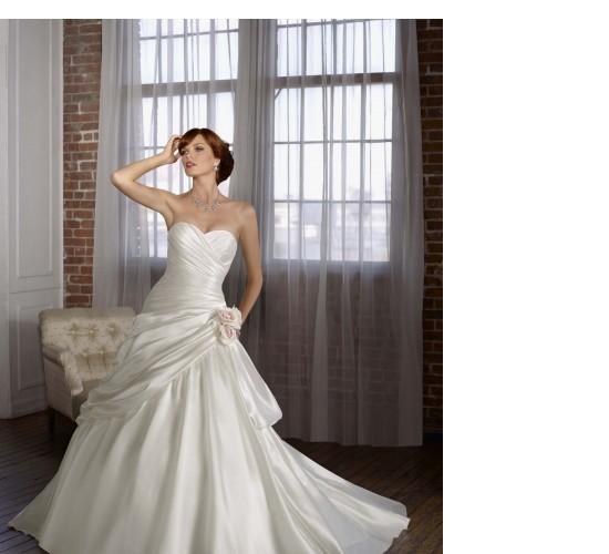 A Line Organza Strapless Wedding Dress With Flattering Pleats A06