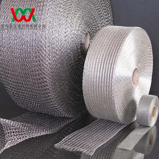 Interlocking Wire Loop Structure Of Knit Mesh