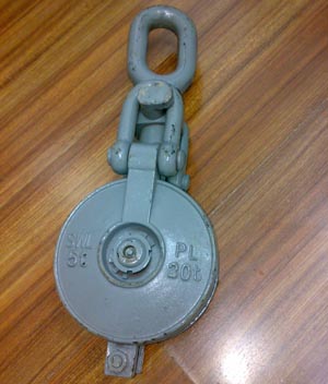 Offer Lashing Snatch Block