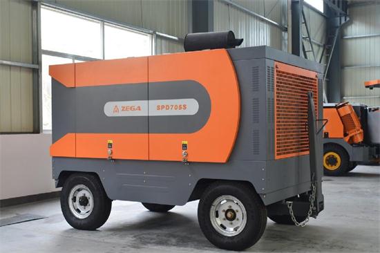 Portable Screw Air Compressor Driven By Cummins Diesel Engine