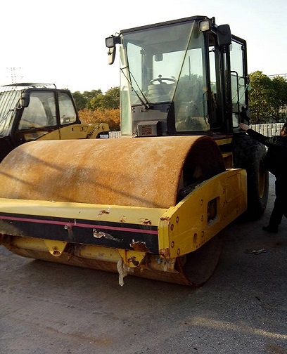 Used Cat Cs563e Roller